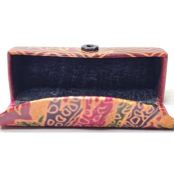 Handcrafted Batik Glasses Case With Mirror Multicolor Abstract Design - Picture 7 of 10